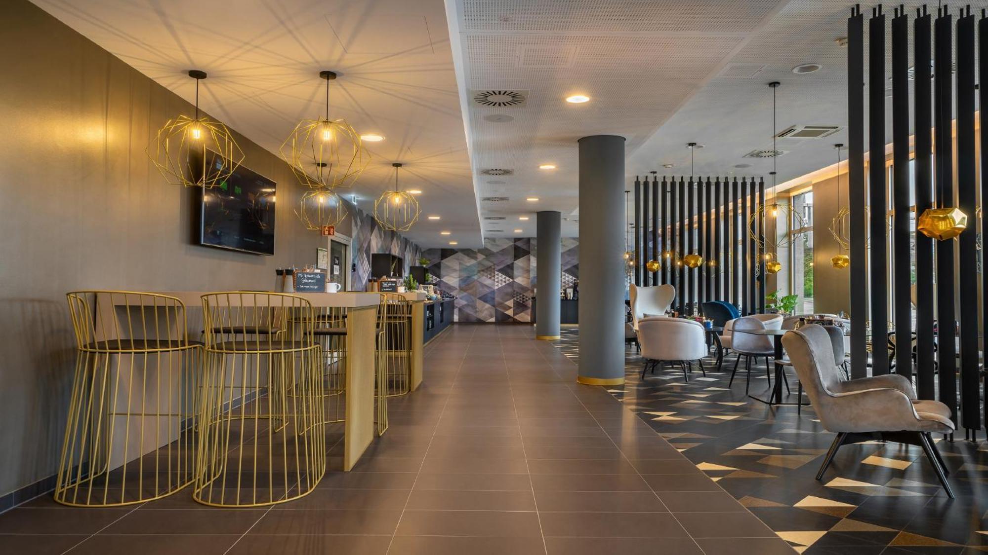 Holiday Inn - The Niu, Ridge Halle Central Station By Ihg Екстериор снимка